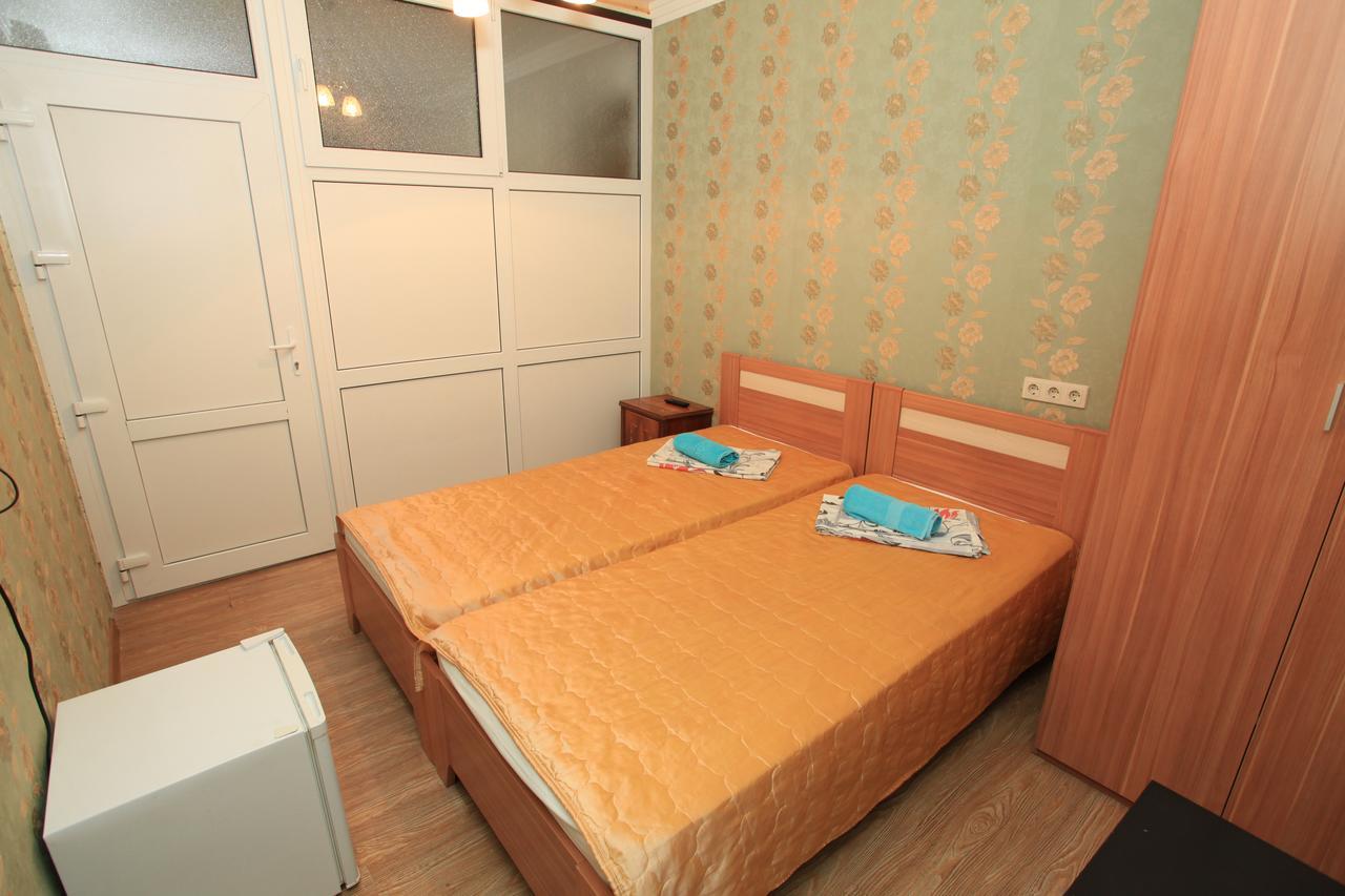 Guest House Esma Sukhumi Luaran gambar