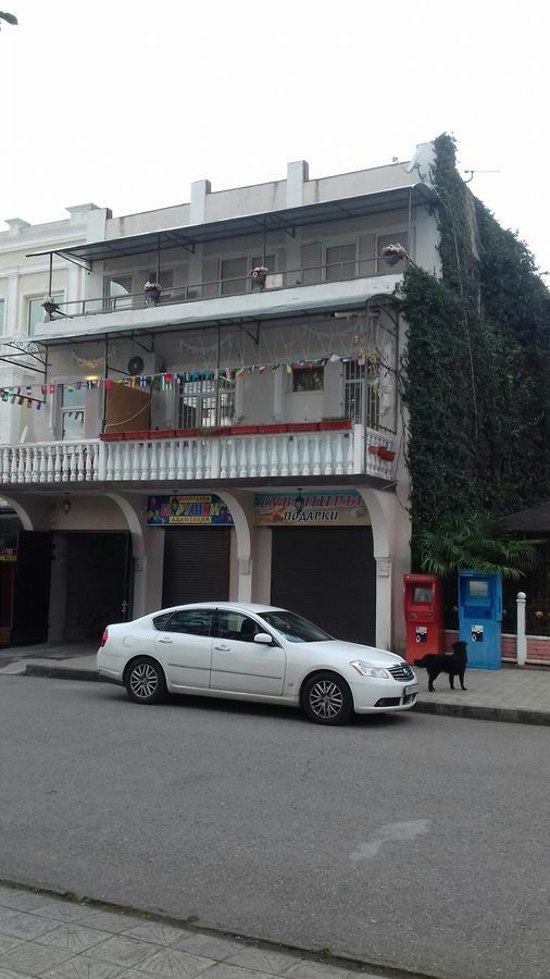Guest House Esma Sukhumi Luaran gambar