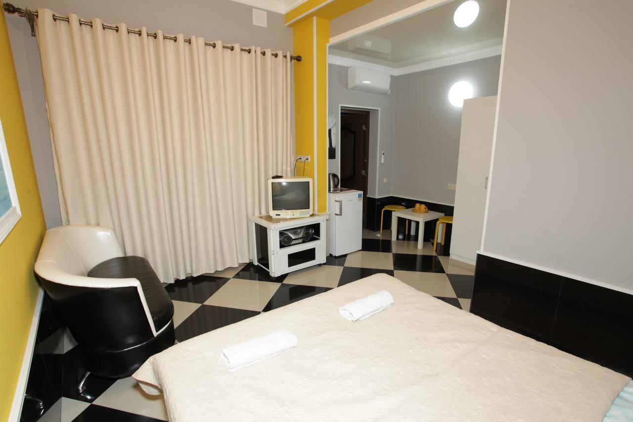 Guest House Esma Sukhumi Luaran gambar